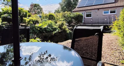 L'ANCIEN SMIDDY COTTAGE, BALLOCH, LOCH LOMOND CONSTRUIT SUR UNE BRĂLURE ĂCOSSAISE - Stream