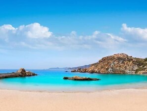 On the beach - Apartments for three people with terrace and sea views. (La Manga del Mar Menor)