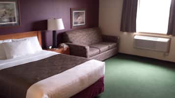 Desk, soundproofing, iron/ironing board, free WiFi