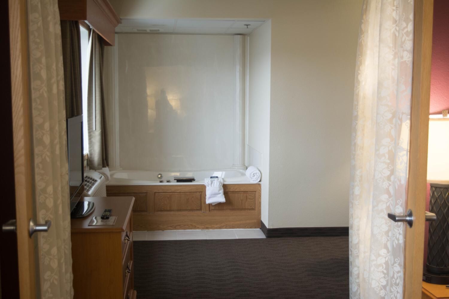 combined shower/bathtub, free toiletries, hair dryer, towels