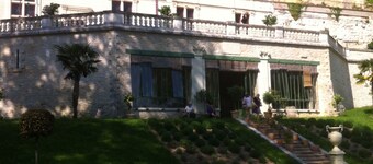 10 MINUTES FROM THE CENTER OF BLOIS, BRIGHT NEW APARTMENT, 