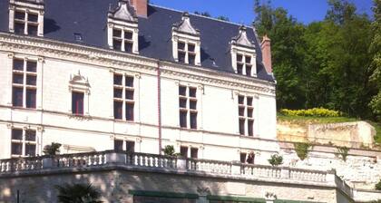 10MN VOM ZENTRUM VON BLOIS BEAUTIFUL NEW APARTMENT, CLEAR, RAND OF FISHING RIVER