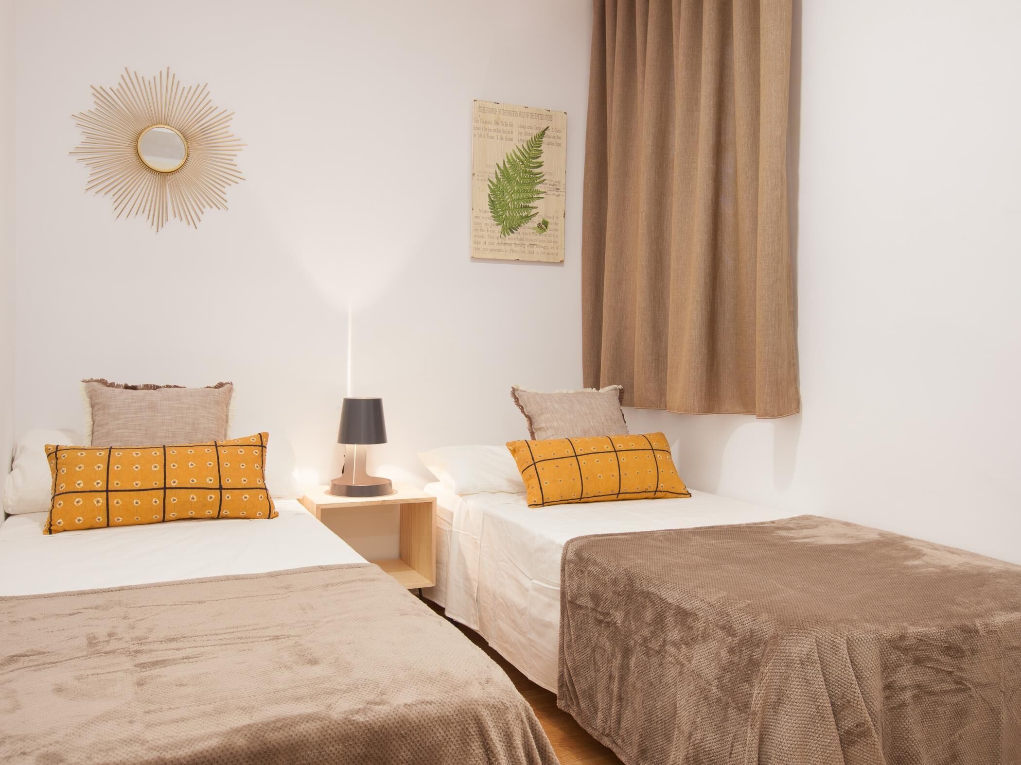 3 dormitorios, tabla de planchar con plancha, Internet y ropa de cama