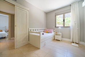 5 Schlafzimmer, Bügeleisen/Bügelbrett, WLAN, Bettwäsche