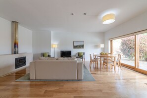 TV connectée, cheminée