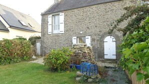 Property grounds - Lilia Plouguerneau, Fisherman's cottage for 4 Pers. 300m from the beach and GR34 (Plouguerneau)