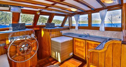 Dilara Boat