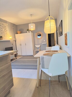 Interior - Santa Cruz Ocean Apartment - II (Santa Cruz)