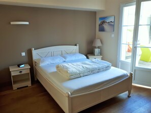 4 bedrooms, iron/ironing board, travel crib, WiFi