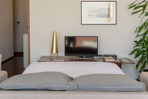 1 habitación, tabla de planchar con plancha, wifi gratis y ropa de cama 