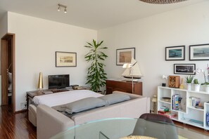 1 chambre, fer et planche à repasser, accès au Wi-Fi (inclus)