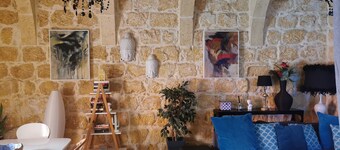 Boutique Style Farmhouse + Private Sunny Pool &  Upstairs Terrace