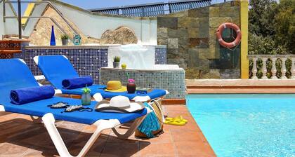 Finca Salobre Pueblo by VillaGranCanaria