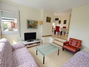 TV, DVD player, table football, stereo