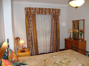 2 chambres, fer et planche à repasser, Wi-Fi, literie fournie