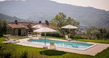Schönes Bauernhaus in den Hügeln mit privatem Pool und herrlichem Blick auf Cortona