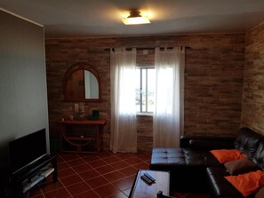 Een televisie en een dvd-speler