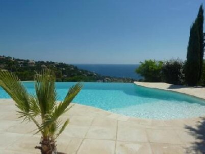 flat next  to a new house-beautiful view over the sea-air conditioned