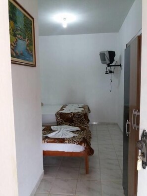 Minibar, iron/ironing board, free WiFi, bed sheets