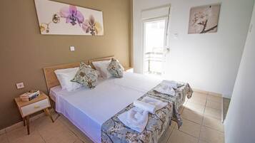 2 bedrooms, iron/ironing board, free WiFi, bed sheets