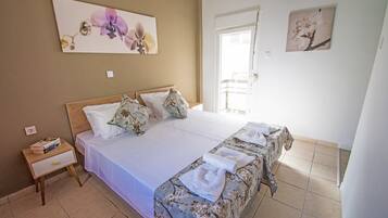 2 chambres, fer et planche à repasser, Wi-Fi gratuit, draps fournis