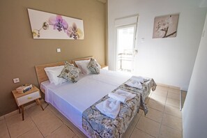 2 bedrooms, iron/ironing board, free WiFi, bed sheets - Mare civitas tribus ,near Beach, Chania Old Town (Chania)
