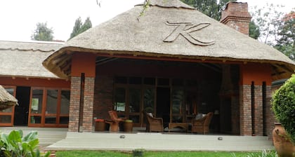 Kutandara Lodges