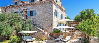 Traditional Villa Vicina with Private Pool in Milna, Brac Island