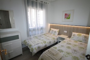 2 bedrooms, in-room safe, iron/ironing board, free WiFi