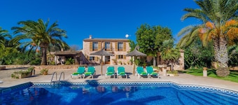 ES TURÓ - Gran finca mallorquina con piscina privada perfecta para vacaciones en familia.
