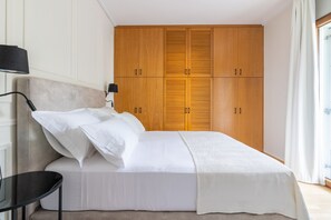 7 Schlafzimmer, Zimmersafe, Schreibtisch, schallisolierte Zimmer