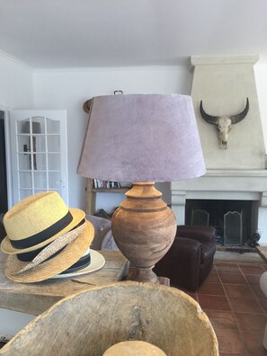 6 chambres, fer et planche à repasser, Wi-Fi, draps fournis