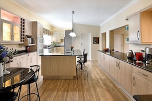 Luxury Villa, 3 Bedrooms, Pool Access, Mountain View | Private kitchen | Full-size fridge, microwave, stovetop, espresso maker