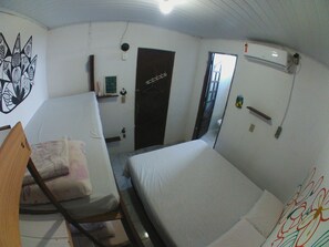 免费 WiFi、床单