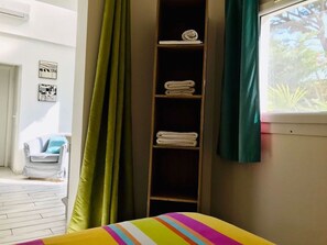 1 bedroom, iron/ironing board, free WiFi, bed sheets - Modern studio, air conditioning, parking, wifi, terrace, 2 steps from the beach (La Ciotat)