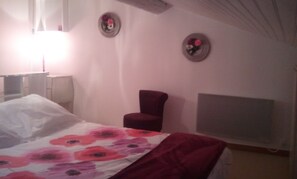 1 bedroom, iron/ironing board, WiFi (free)