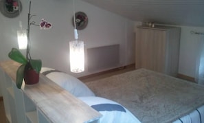 1 habitación, tabla de planchar con plancha y wifi gratis
