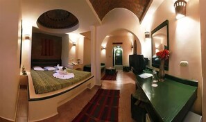 1 室のベッドルーム、ミニバー、可動式ベッド、WiFi