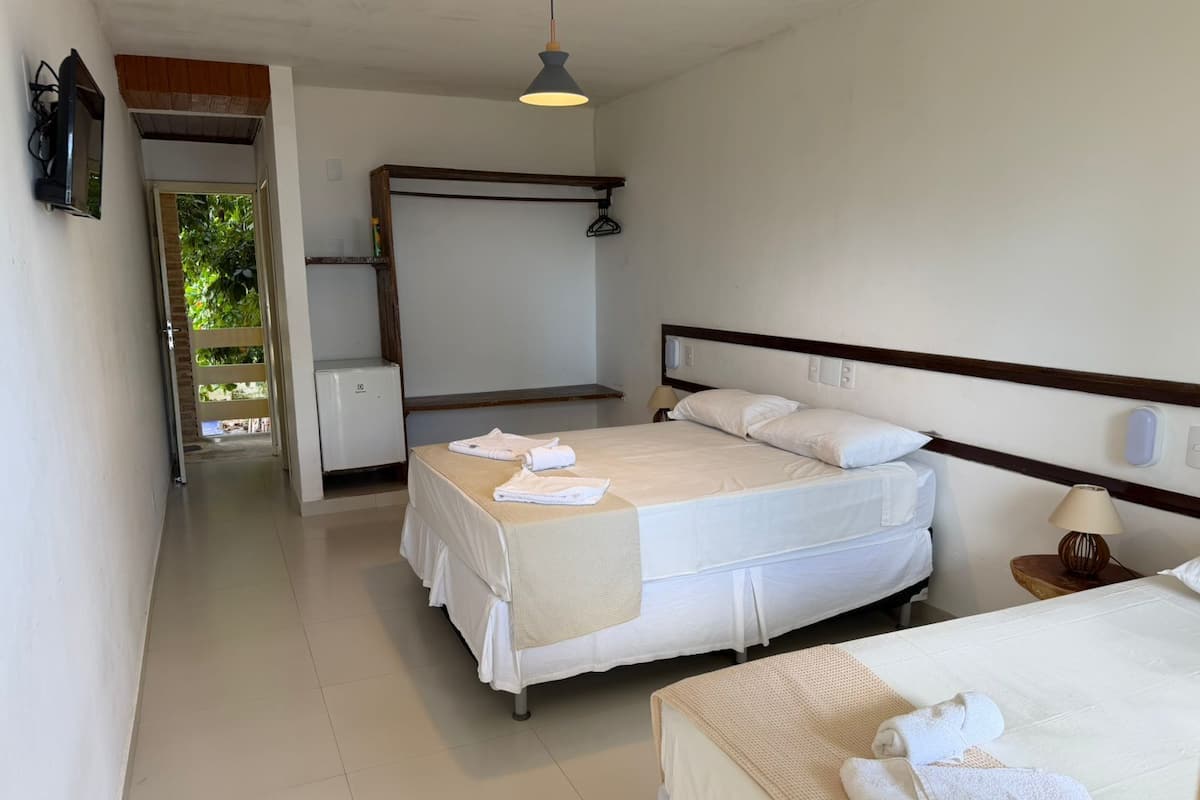 Deluxe Room, Sea View | Minibar, iron/ironing board, free WiFi, bed sheets