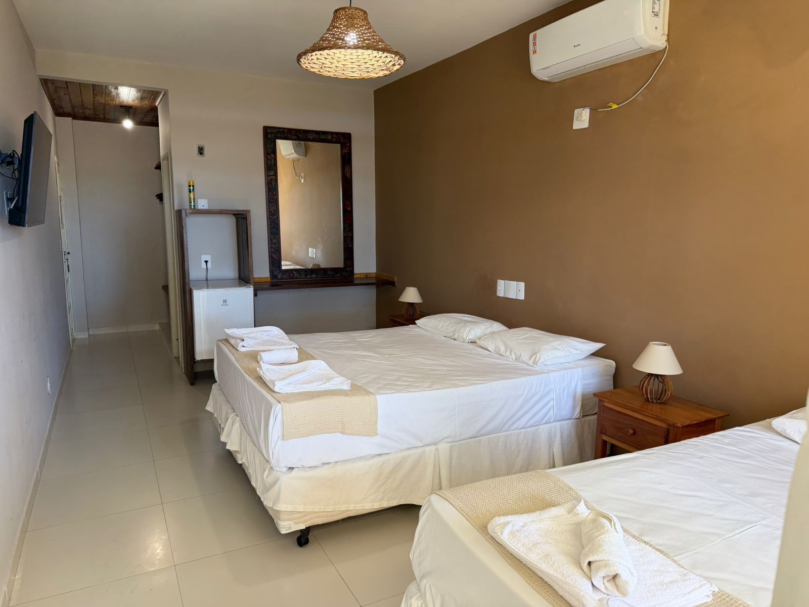 Luxury Room, Sea View | Minibar, iron/ironing board, free WiFi, bed sheets