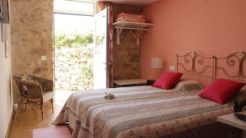 1 bedroom, cribs/infant beds, internet, bed sheets