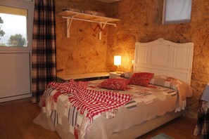 1 chambre, lit de bébé, accès à Internet, literie fournie