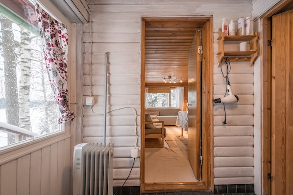 Traditional Cabin, Sauna, Beach View | Bathroom | Shower, free toiletries, hair dryer, towels - Köningsviken vacations in Sipoo (Sibbo)