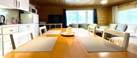 Traditional Cabin, Sauna, Beach View | Free WiFi