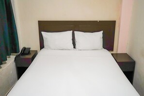 Quarto casal standard, 1 cama de casal | Escrivaninha, quartos à prova de som, Wi-Fi de cortesia, roupa de cama