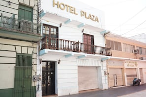 Front of property - OYO Hotel Plaza Veracruz Centro Historico (Veracruz)