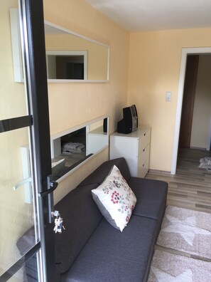 Fernseher, Stereoanlage