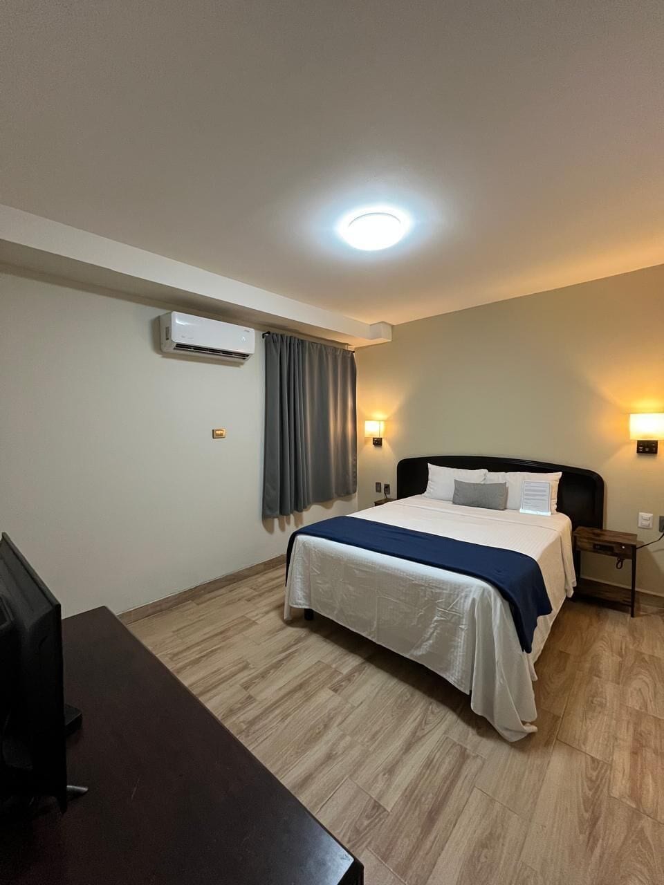 Chambre Standard, 1 grand lit, salle de bains privée | Draps fournis