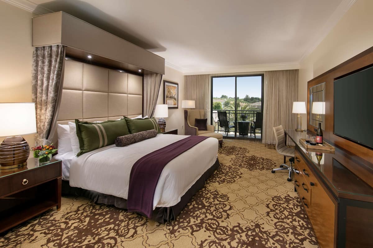 1 phòng ngủ, bộ trải giường bằng vải Frette của Ý