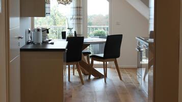 KylskÄp, mikrovÄgsugn, ugn och spishÀll